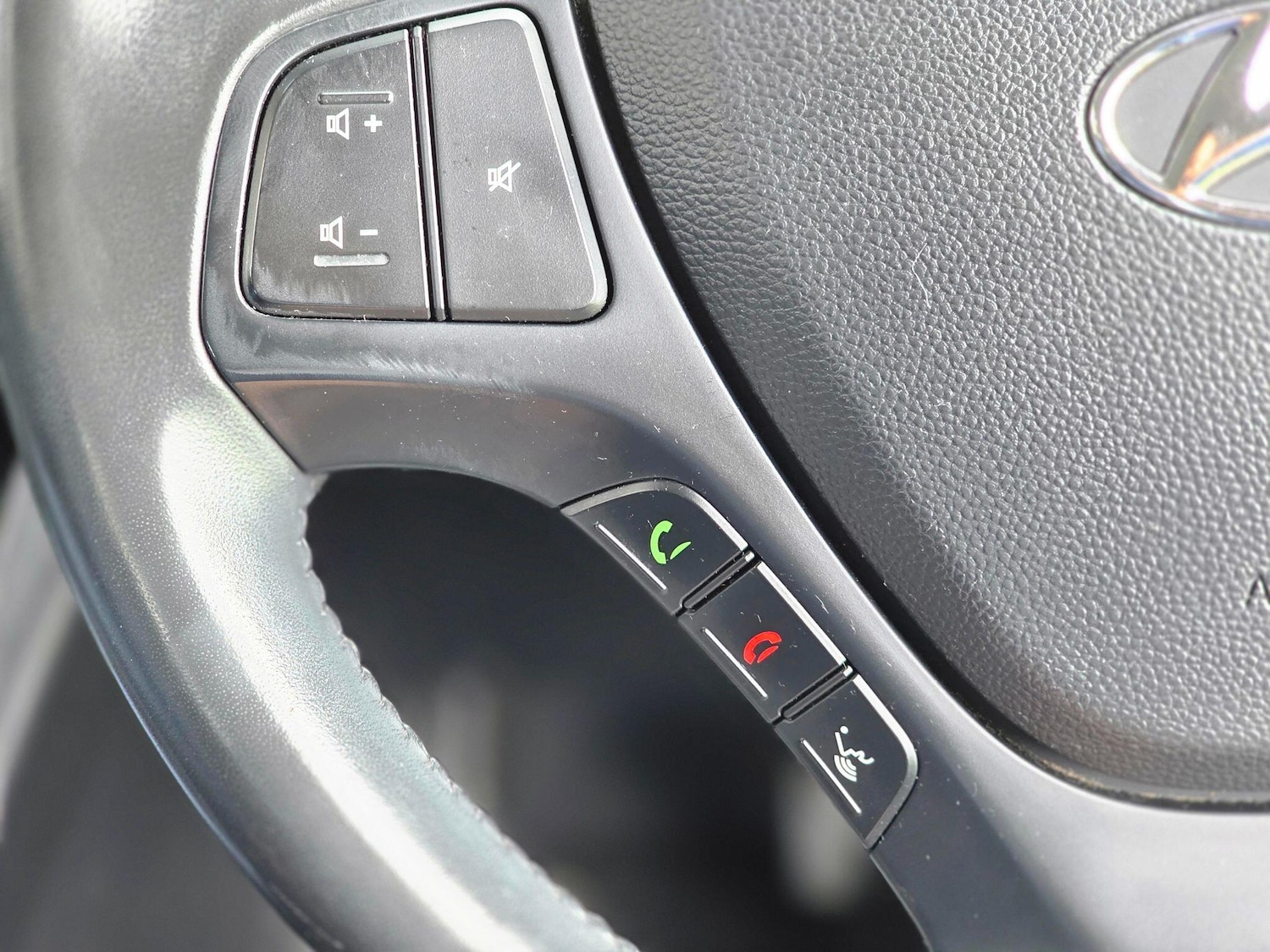 Used Hyundai i10 2016 for sale - 76988418: Photo 37