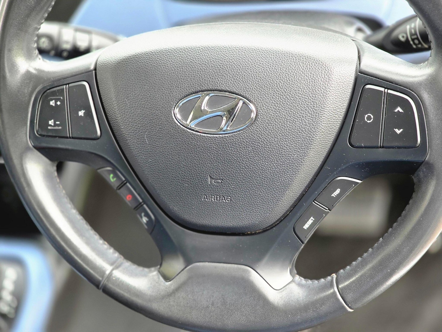 Used Hyundai i10 2016 for sale - 76988418: Photo 41