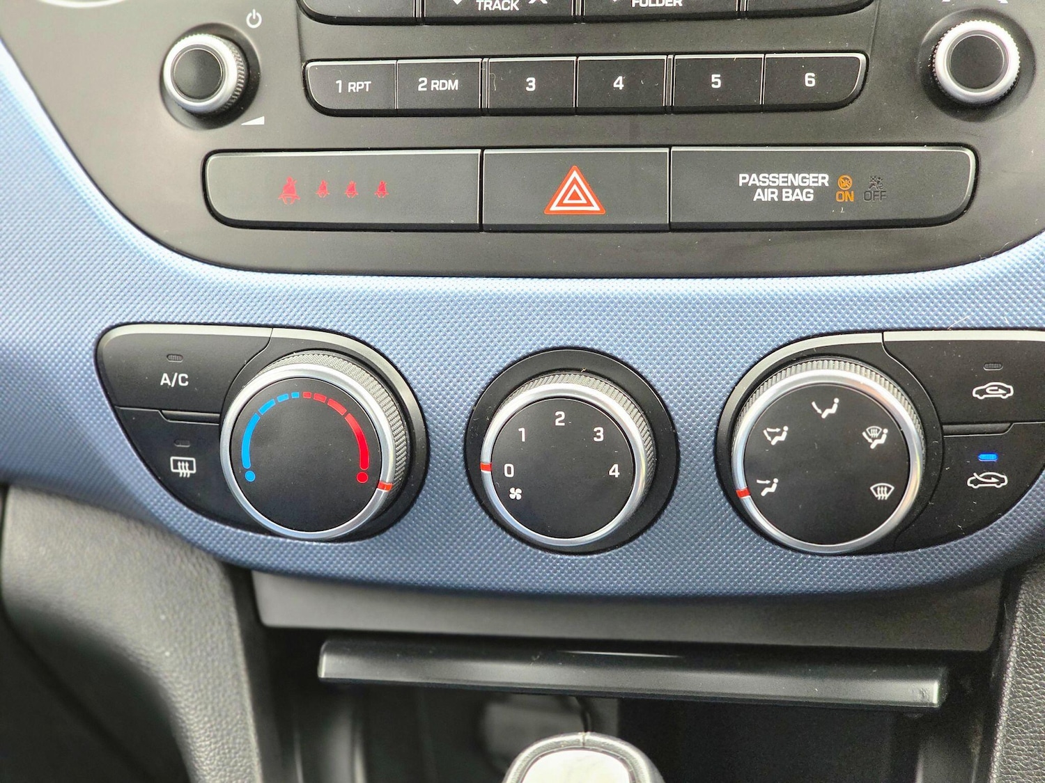 Used Hyundai i10 2016 for sale - 76988418: Photo 42