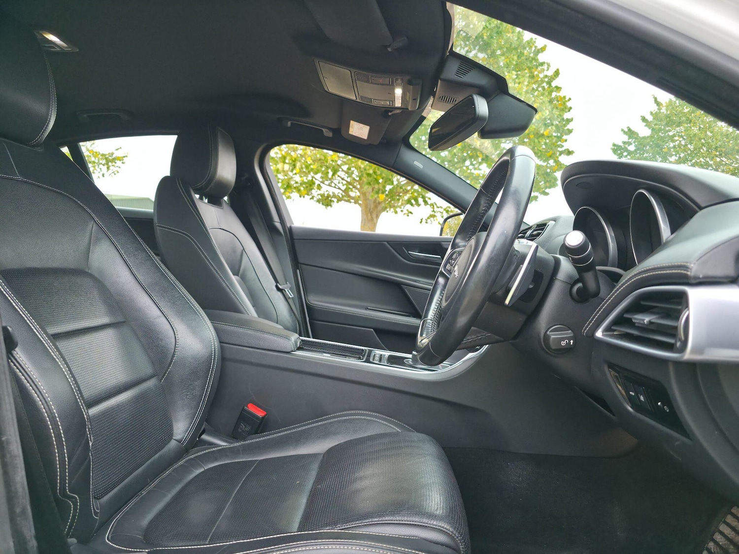 Used Jaguar XE 2017 for sale - 76632800: Photo 21