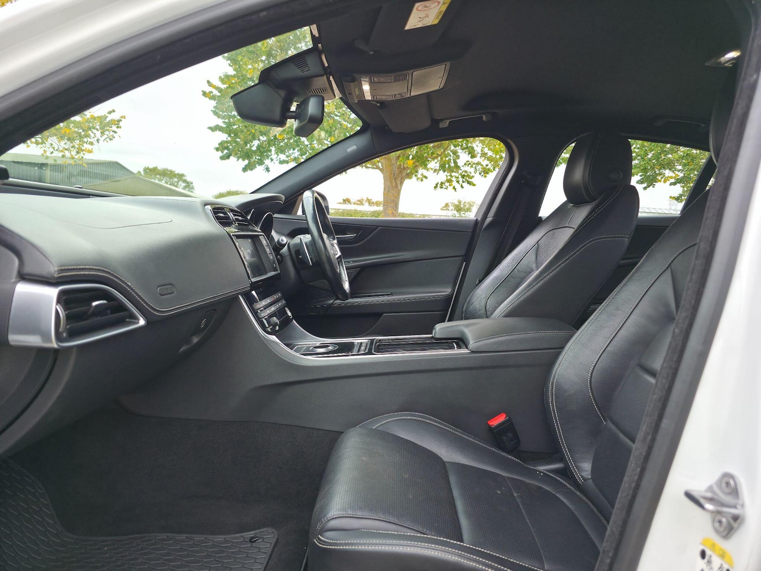 Used Jaguar XE 2017 for sale - 76632800: Photo 24