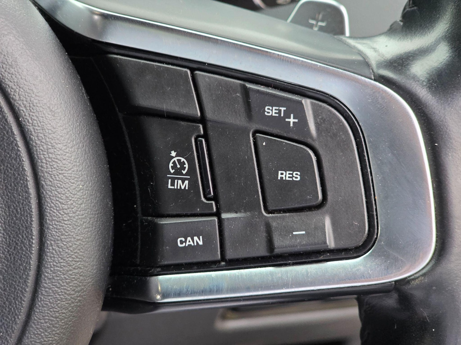 Used Jaguar XE 2017 for sale - 76632800: Photo 39