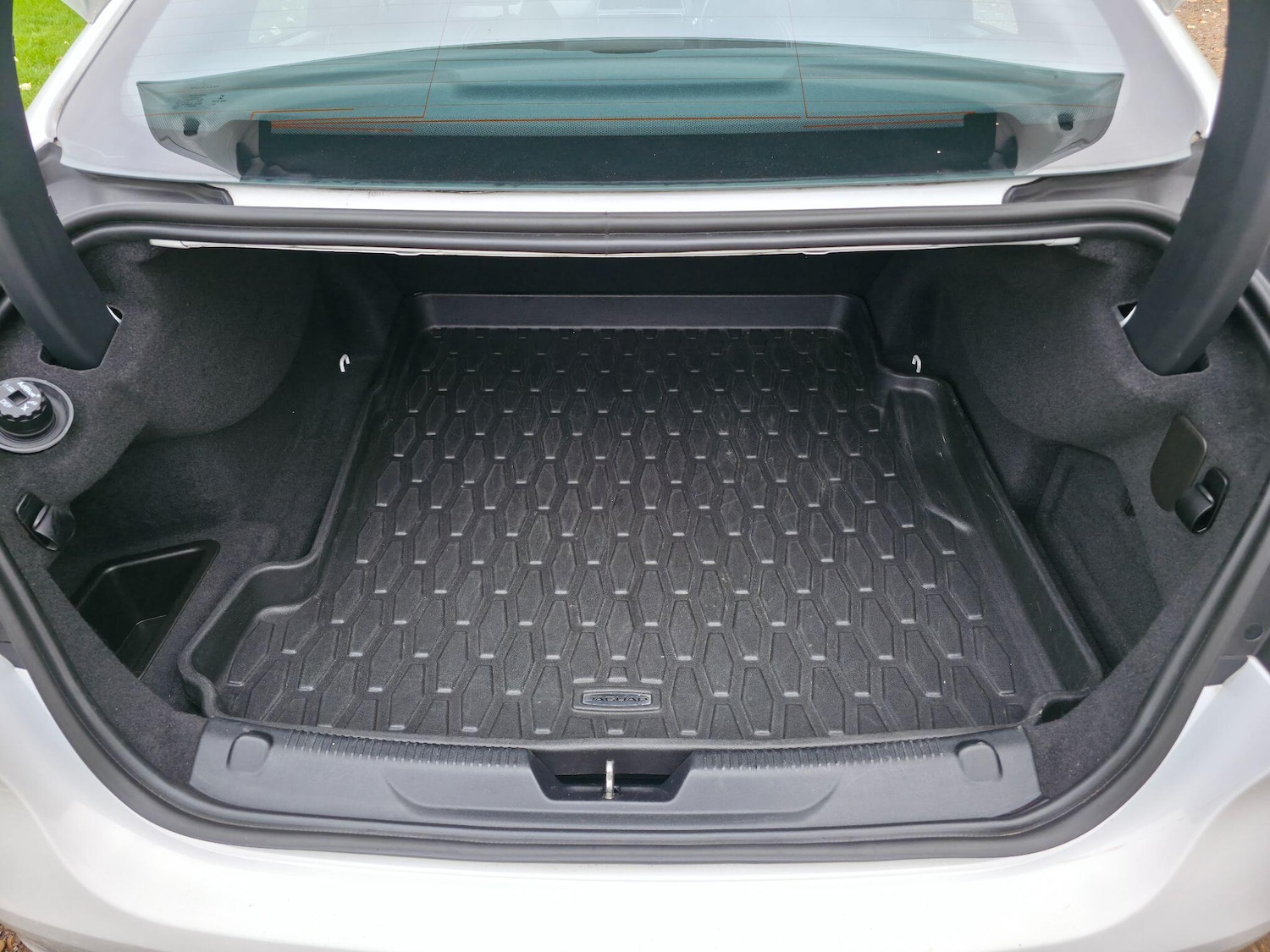 Used Jaguar XE 2017 for sale - 76632800: Photo 46