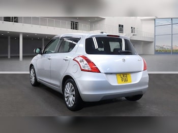 Used Suzuki Swift 2012 for sale - 76965010: Photo