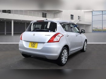 Used Suzuki Swift 2012 for sale - 76965010: Photo