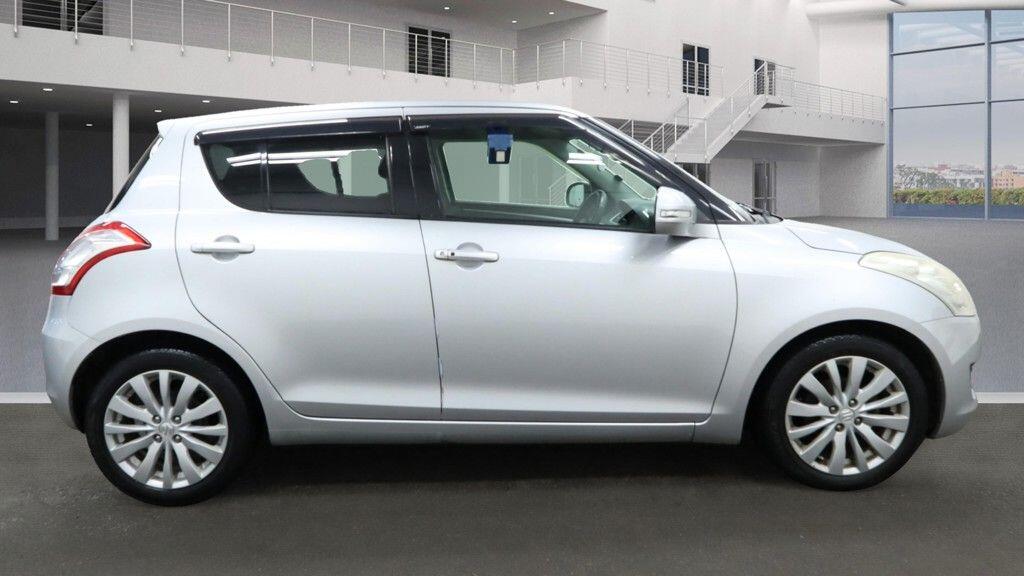 Used Suzuki Swift 2023 for sale - 76965010: Photo 5