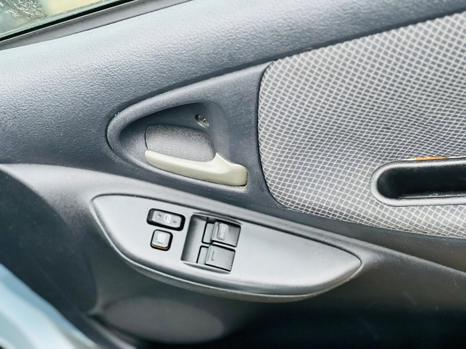 Used Toyota Yaris 2004 for sale - 76377625: Photo 10