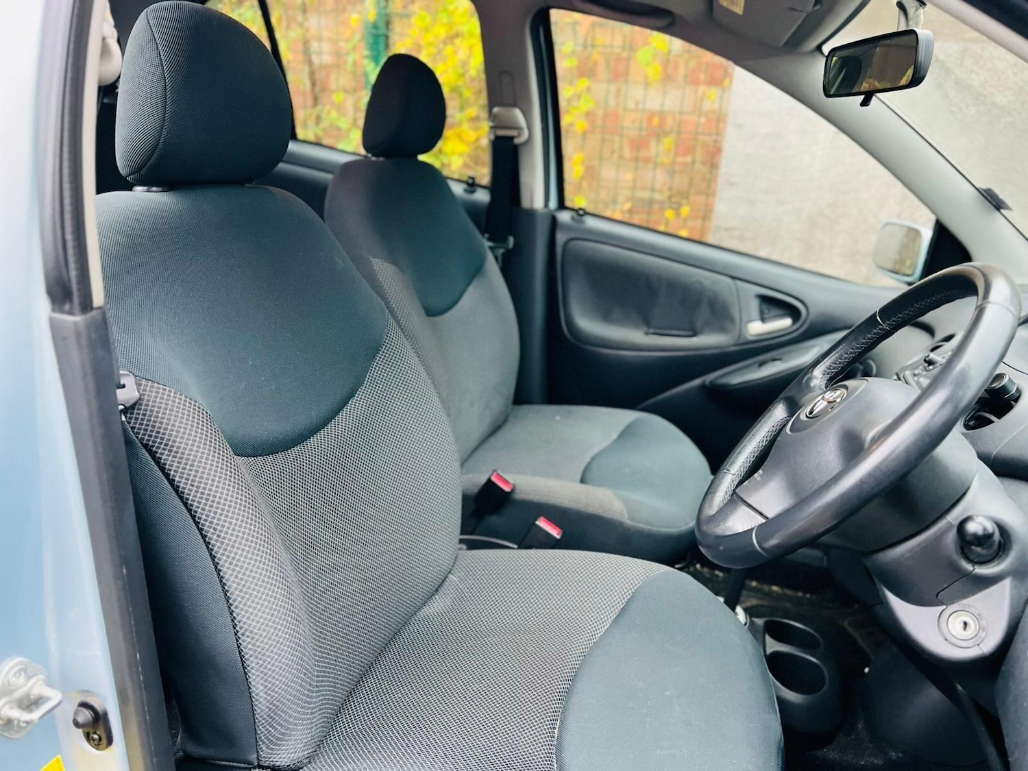 Used Toyota Yaris 2004 for sale - 76377625: Photo 11