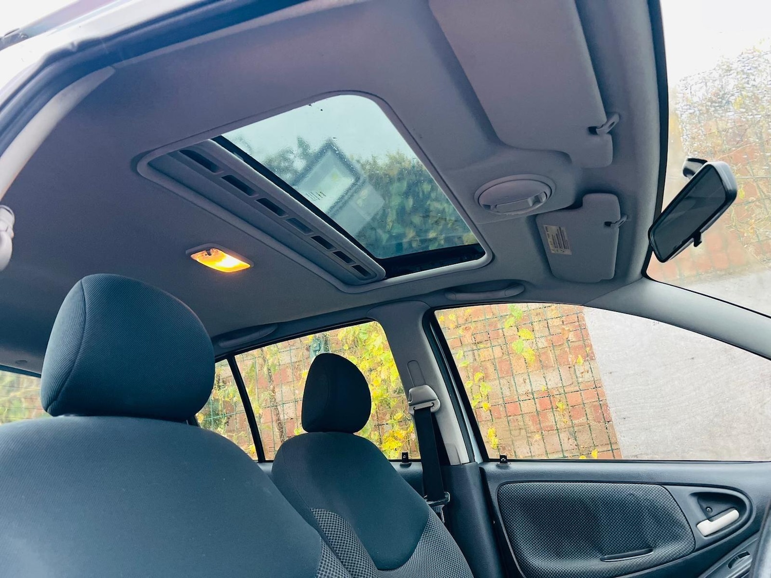 Used Toyota Yaris 2004 for sale - 76377625: Photo 8