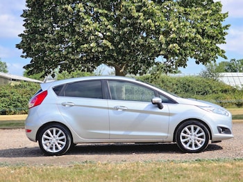 Used Ford Fiesta 2015 for sale - 79131949: Photo