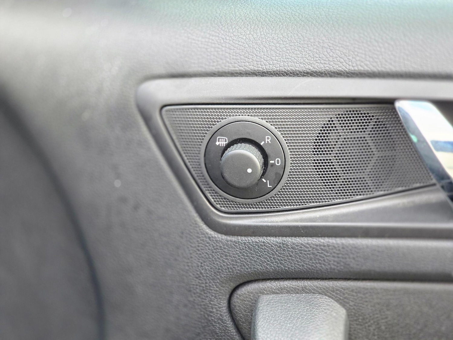 Used Skoda Yeti 2015 for sale - 77254790: Photo 37