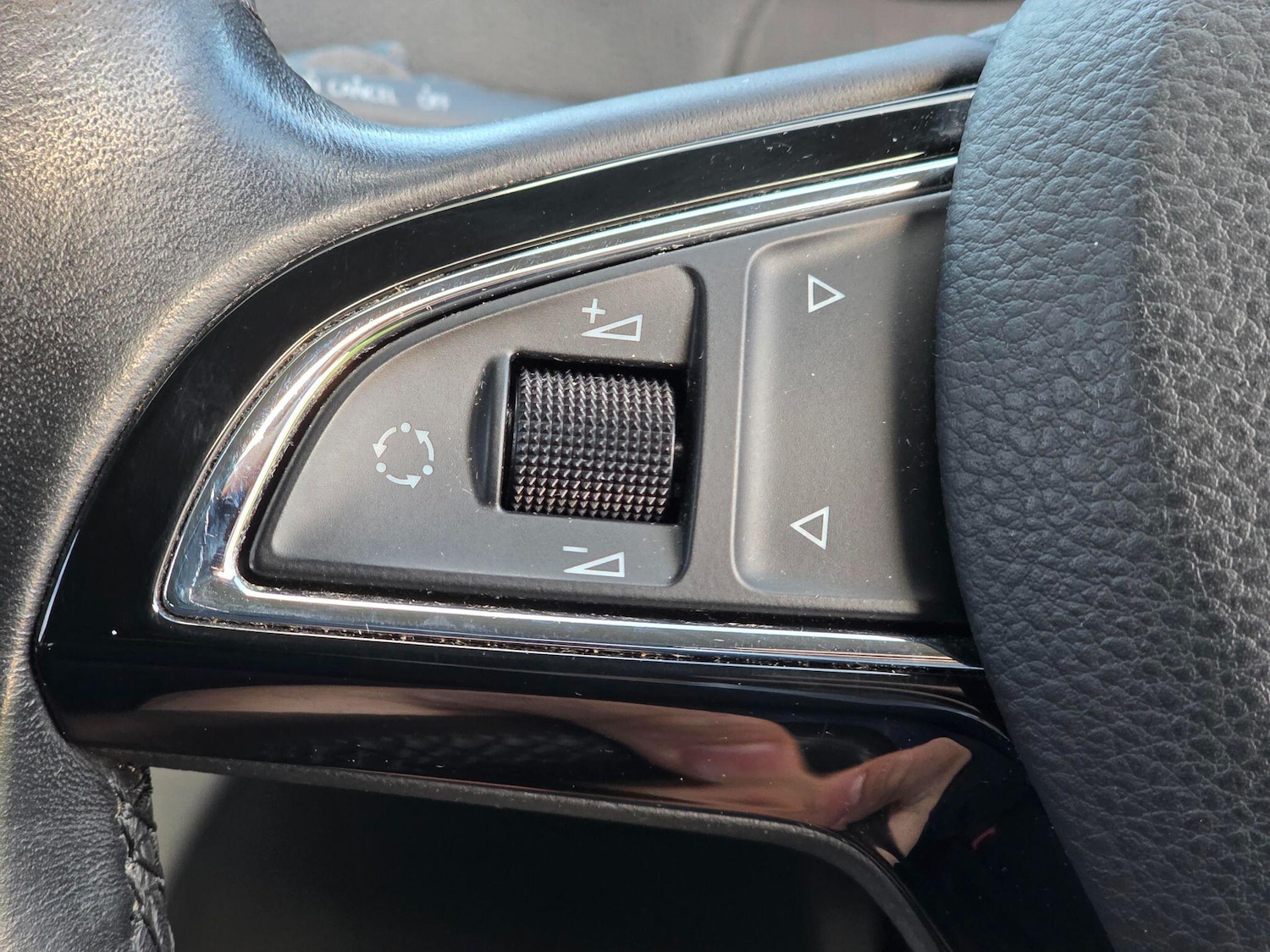 Used Skoda Yeti 2015 for sale - 77254790: Photo 41