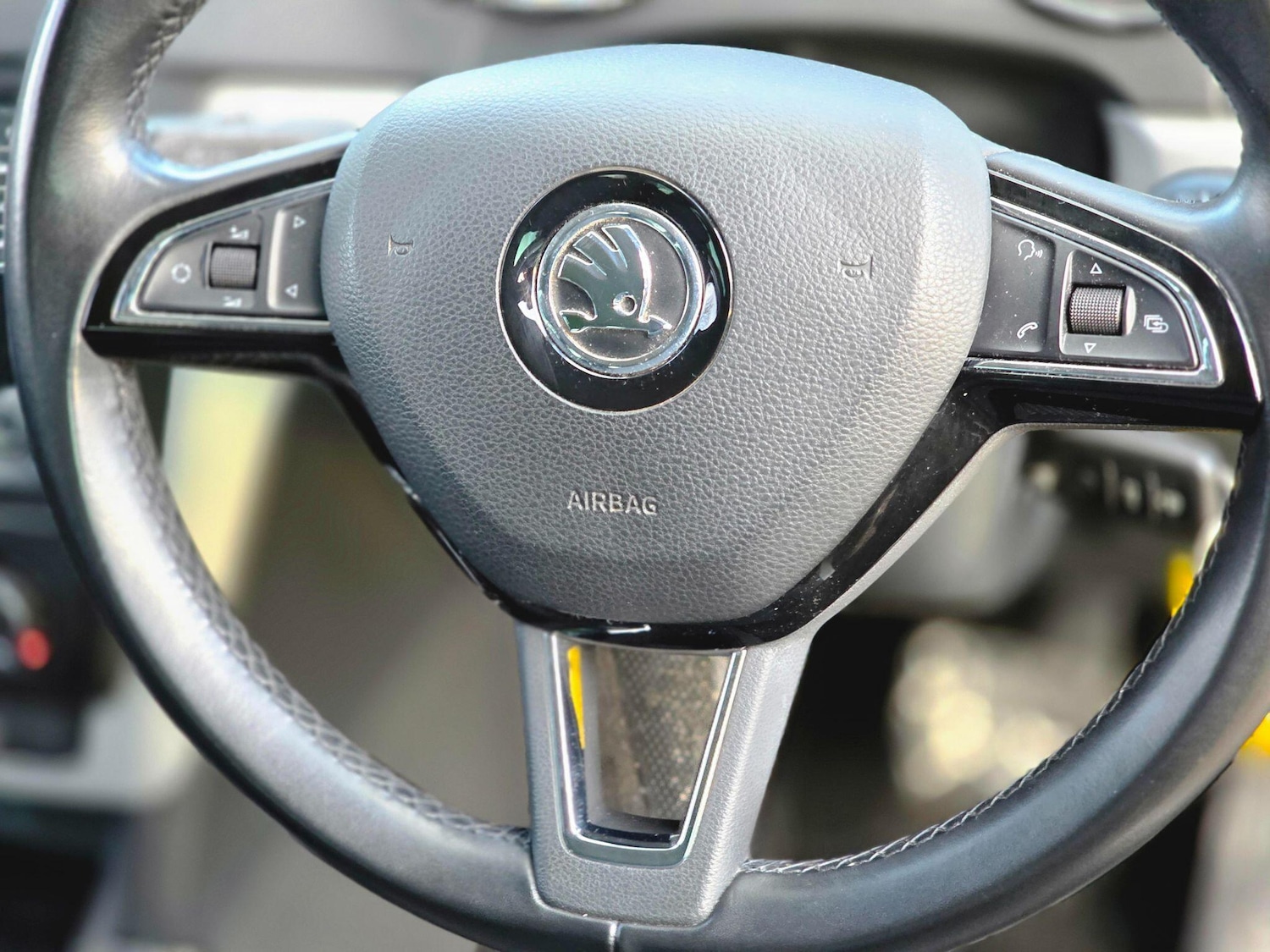 Used Skoda Yeti 2015 for sale - 77254790: Photo 44