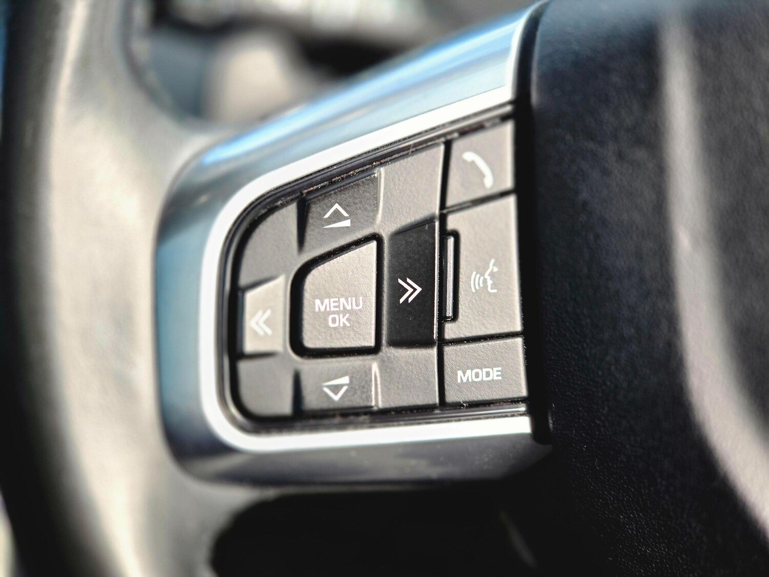 Used Land Rover Discovery Sport 2018 for sale - 77626133: Photo 42