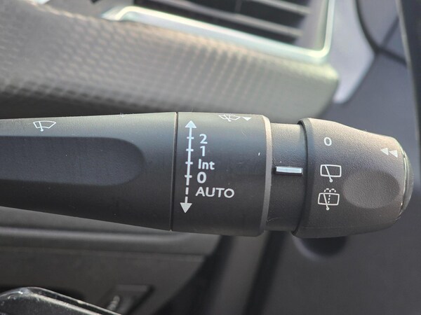 Used Peugeot 2008 2018 for sale - 75552680: Photo 33