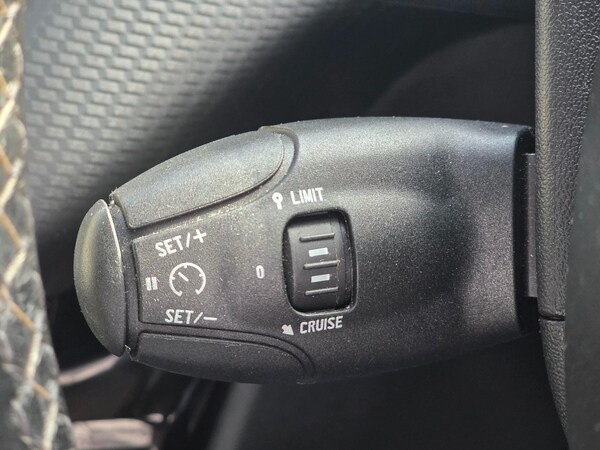 Used Peugeot 2008 2018 for sale - 75552680: Photo 34