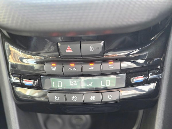 Used Peugeot 2008 2018 for sale - 75552680: Photo 40