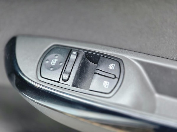 Used Vauxhall Corsa 2016 for sale - 76001787: Photo 32