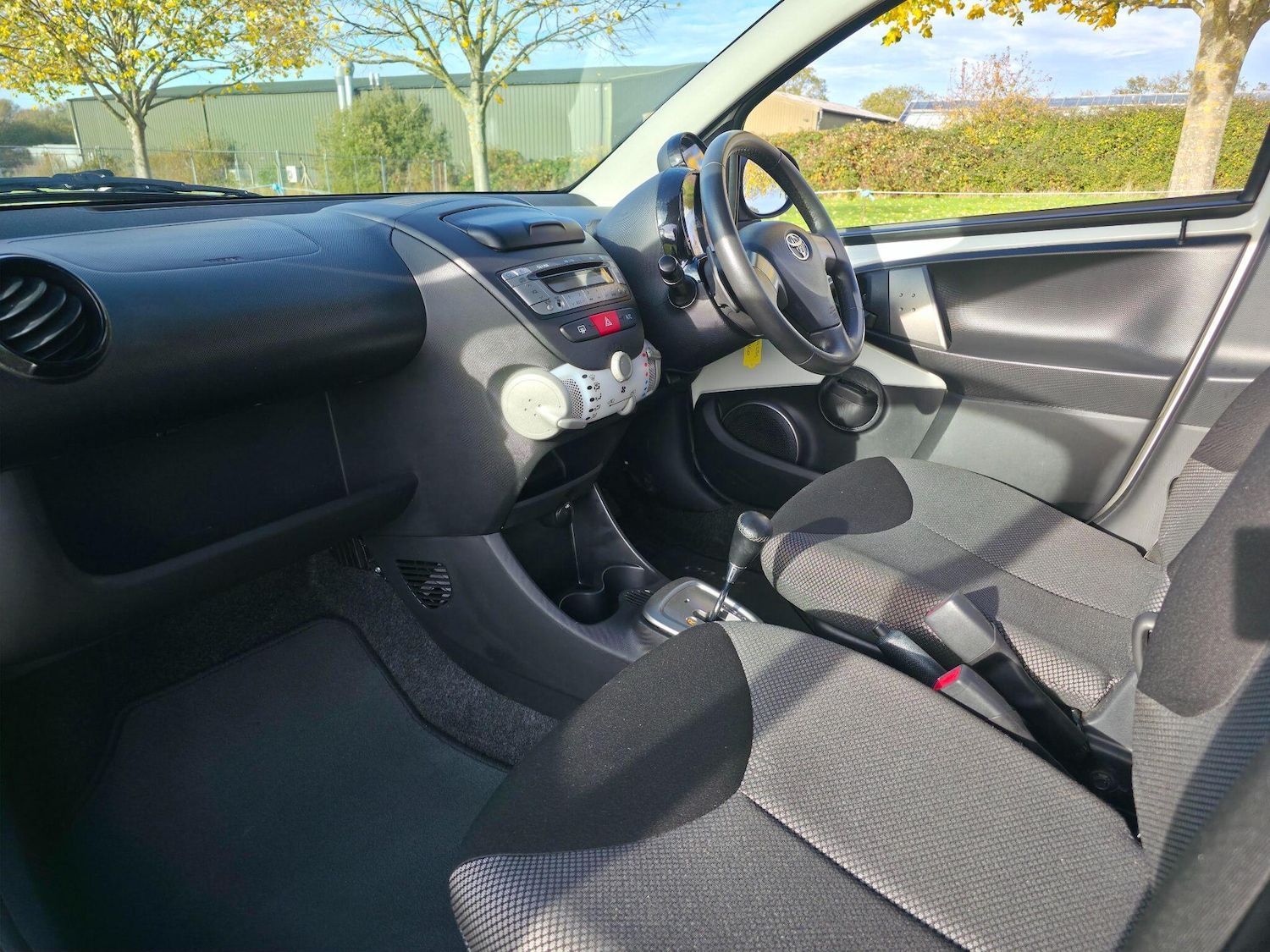 Used Toyota AYGO 2014 for sale - 76269903: Photo 28