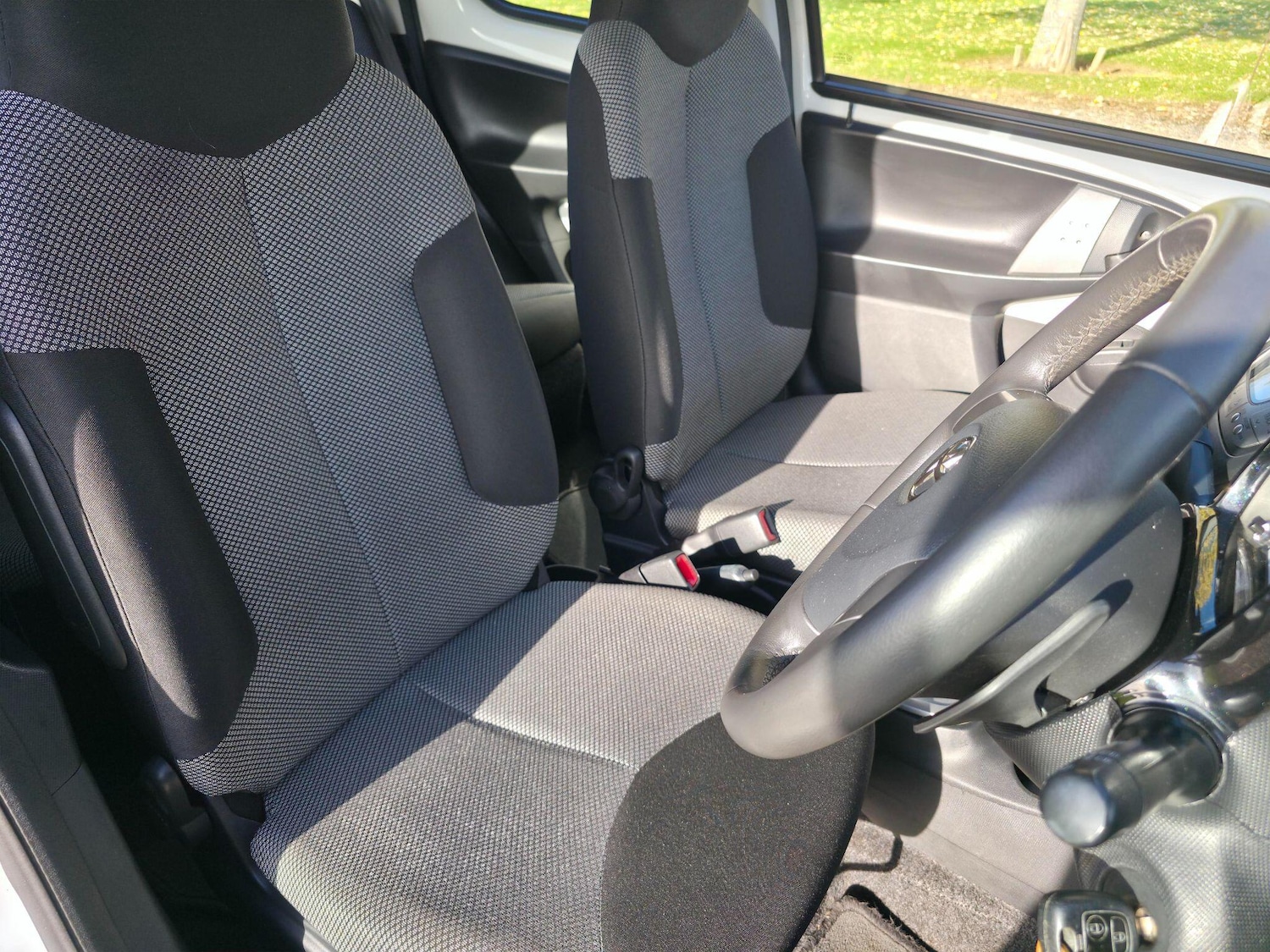 Used Toyota AYGO 2014 for sale - 76269903: Photo 29