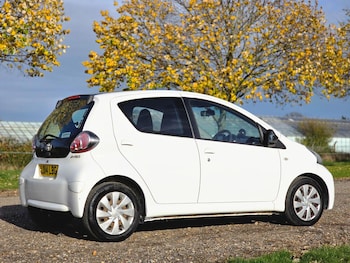 Used Toyota AYGO 2014 for sale - 76269903: Photo