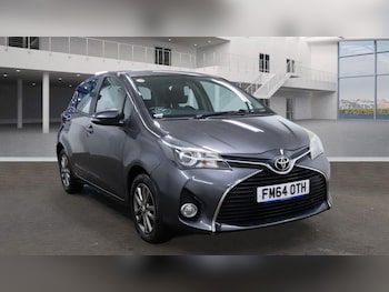 Used Toyota Yaris 2015 for sale - 77229318: Photo