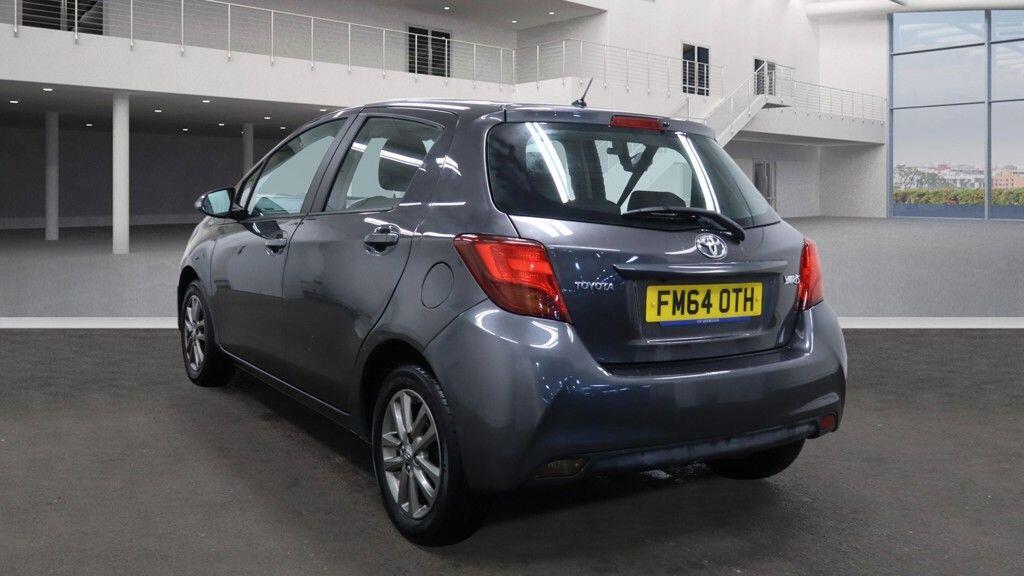Used Toyota Yaris 2015 for sale - 77229318: Photo 3