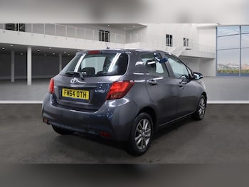 Used Toyota Yaris 2015 for sale - 77229318: Photo