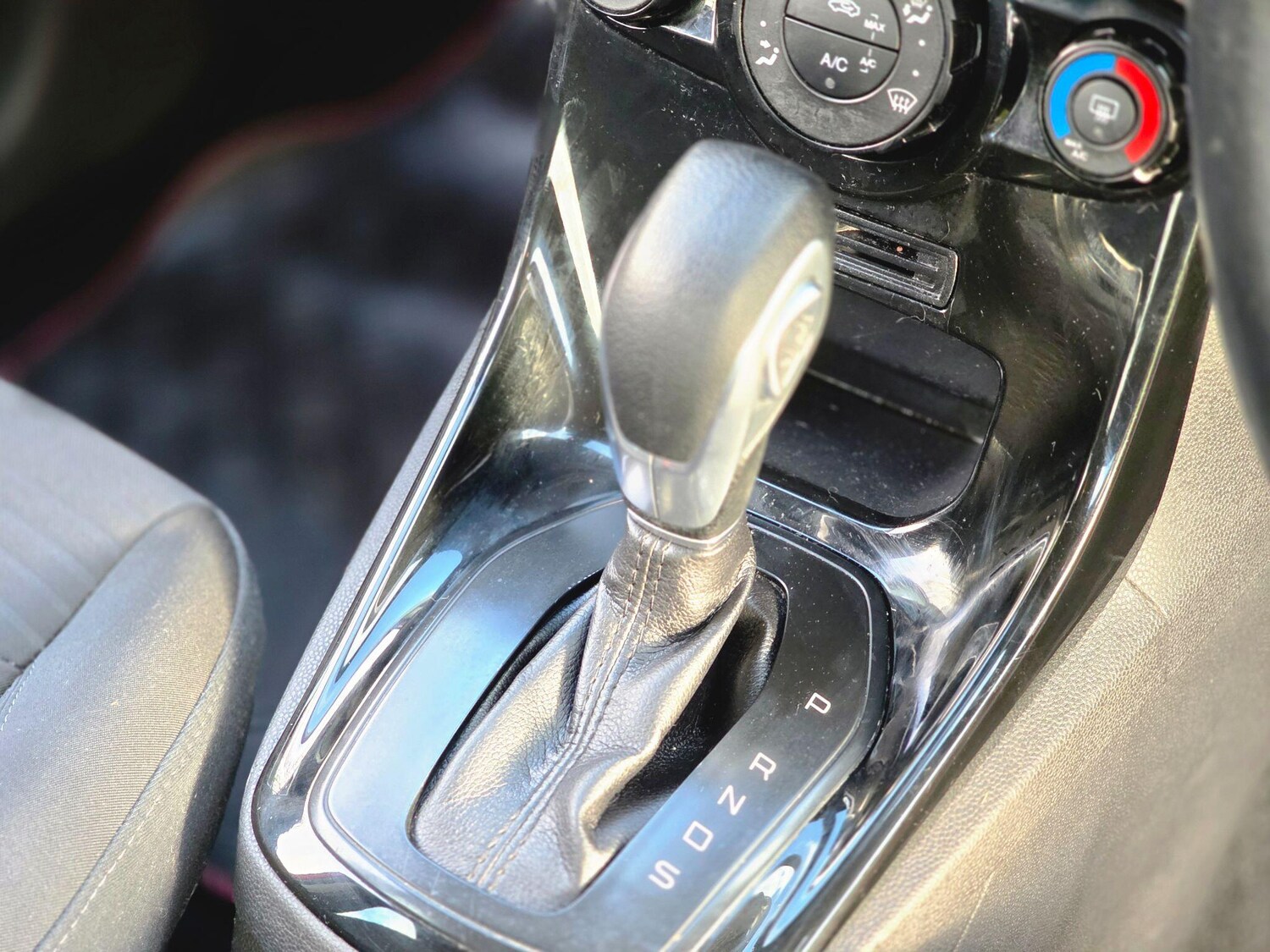 Used Ford Fiesta 2017 for sale - 76742970: Photo 30