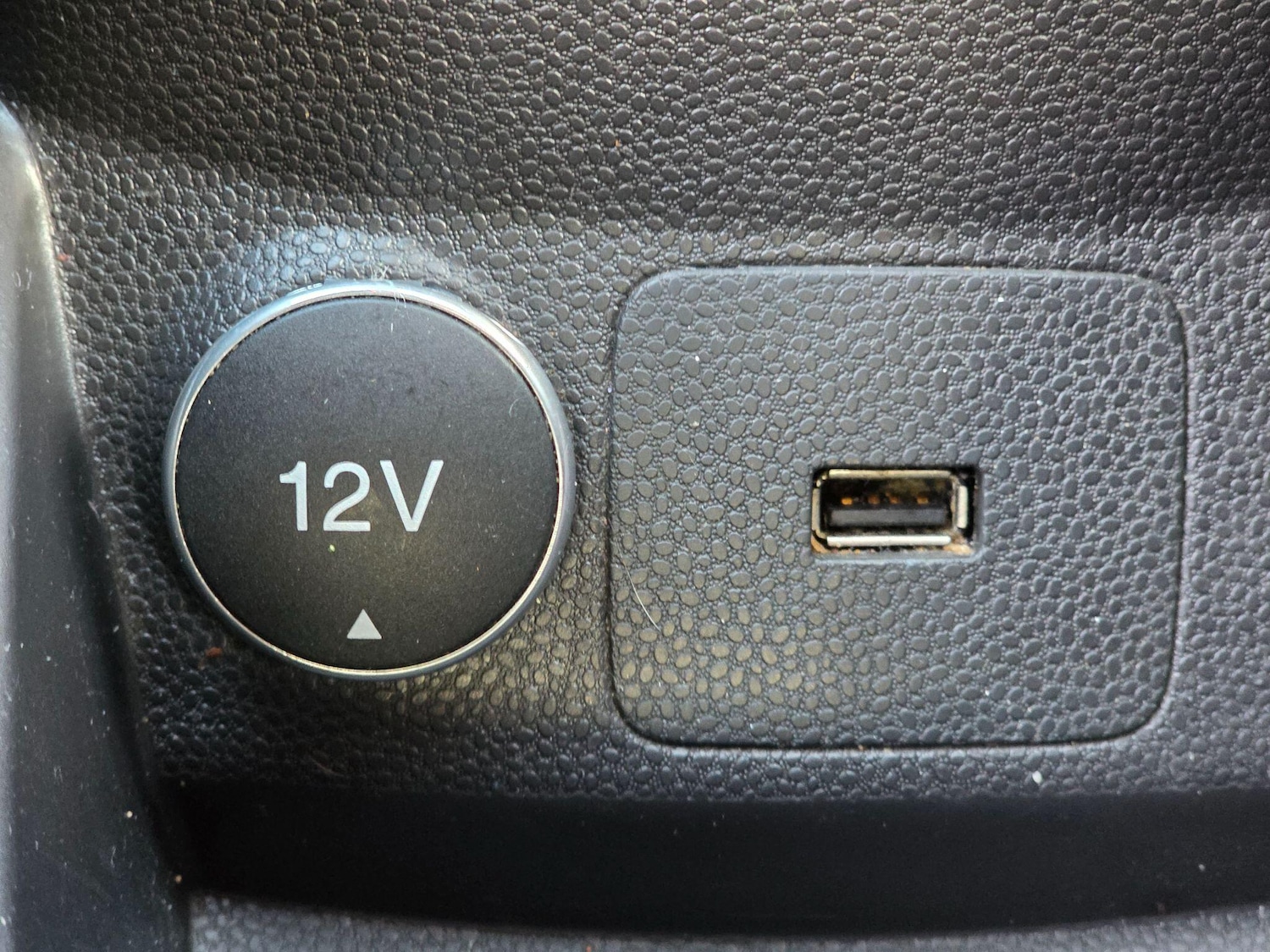 Used Ford Fiesta 2017 for sale - 76742970: Photo 32