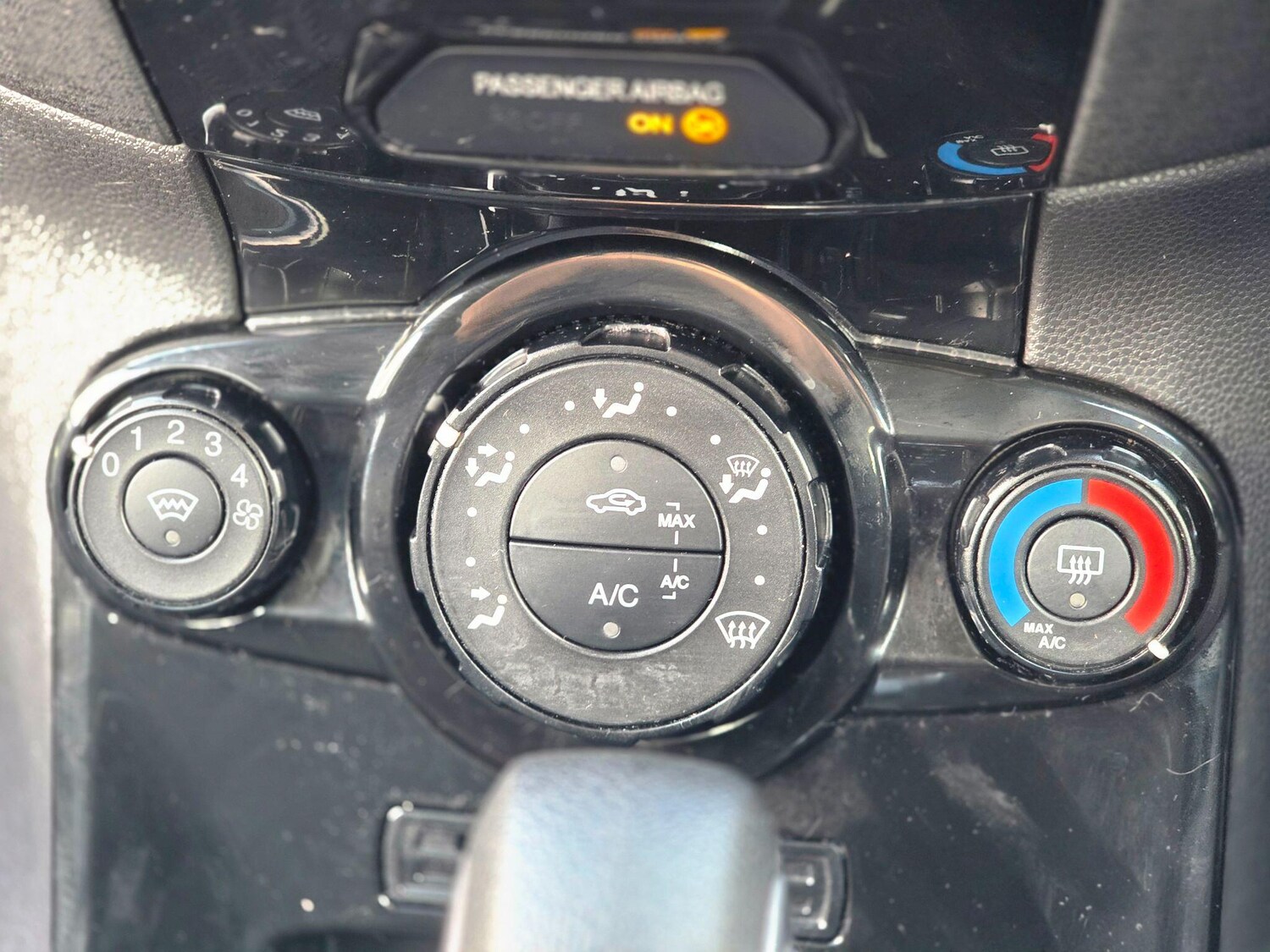 Used Ford Fiesta 2017 for sale - 76742970: Photo 39