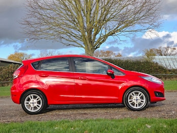 Used Ford Fiesta 2017 for sale - 76742970: Photo
