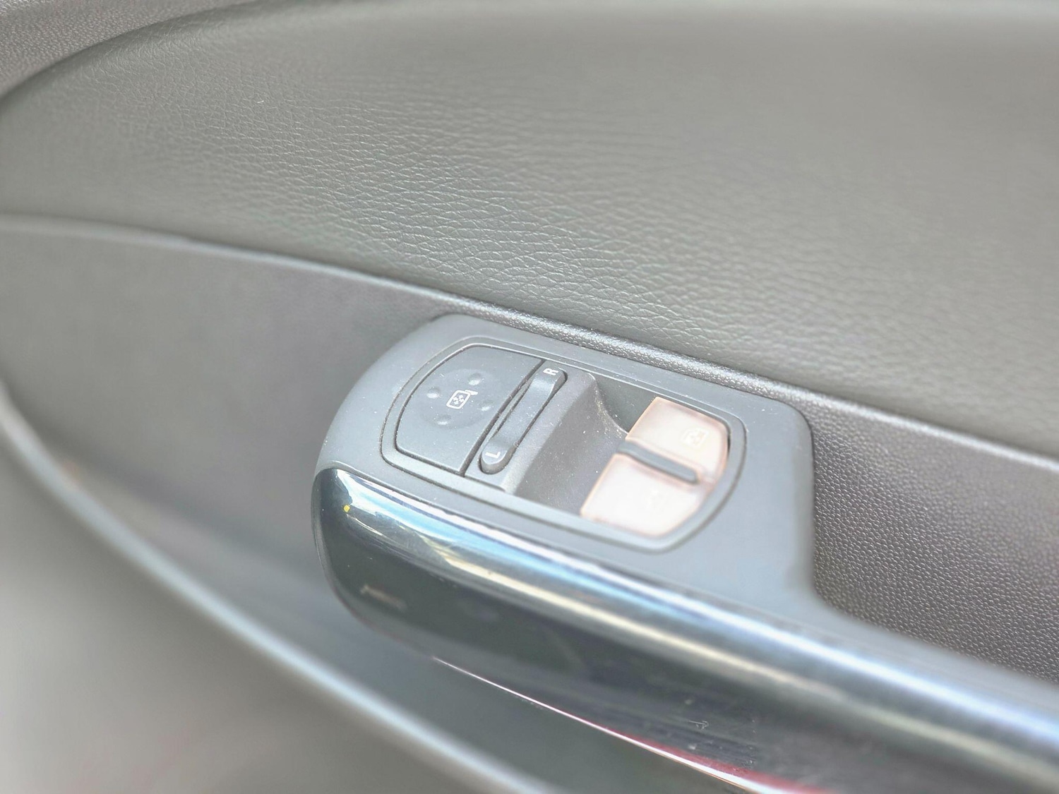 Used Vauxhall Corsa 2013 for sale - 77386753: Photo 27