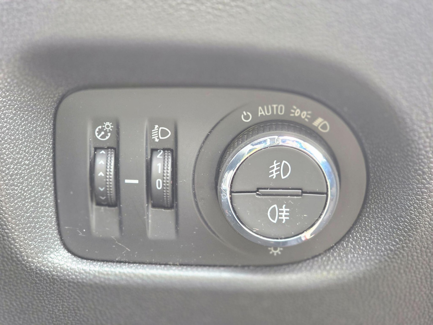 Used Vauxhall Corsa 2013 for sale - 77386753: Photo 29