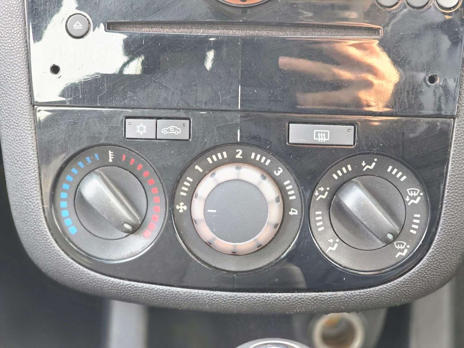 Used Vauxhall Corsa 2013 for sale - 77386753: Photo 31