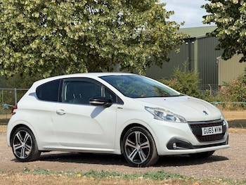 Used Peugeot 208 2015 for sale - 79544140: Photo