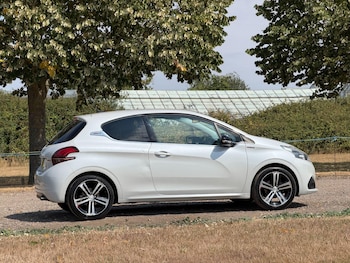 Used Peugeot 208 2015 for sale - 79544140: Photo