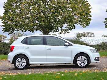 Used Volkswagen Polo 2015 for sale - 76865128: Photo