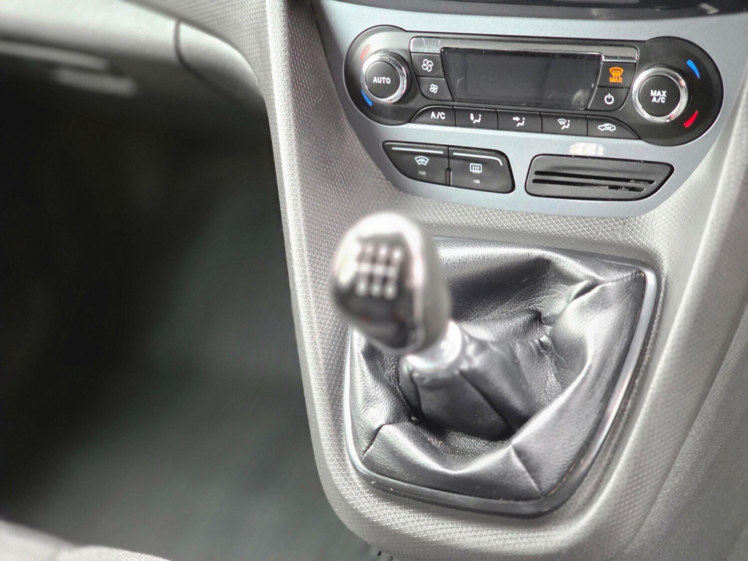 Used Ford Transit Connect 2016 for sale - 76994776: Photo 36