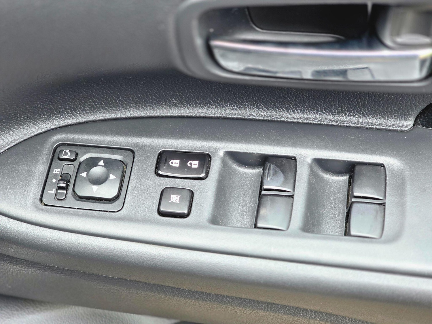 Used Mitsubishi Outlander 2014 for sale - 76167318: Photo 32