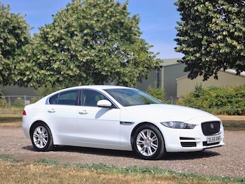 Used Jaguar XE 2016 for sale - 79401067: Photo