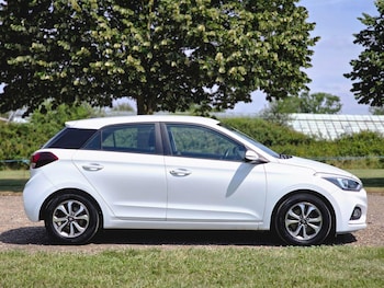 Used Hyundai i20 2018 for sale - 79011861: Photo