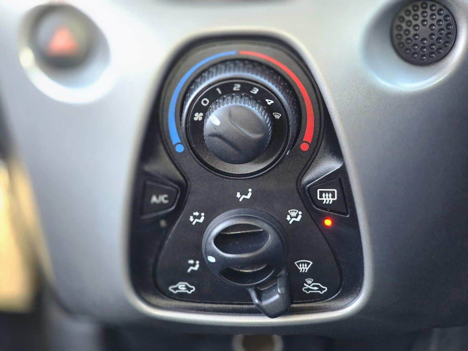 Used Toyota AYGO 2016 for sale - 76440467: Photo 32