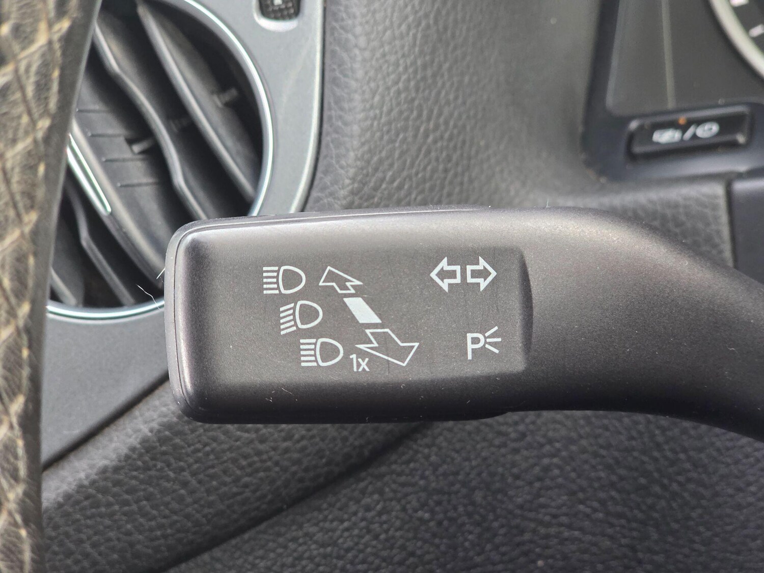 Used Volkswagen Tiguan 2014 for sale - 76613402: Photo 34