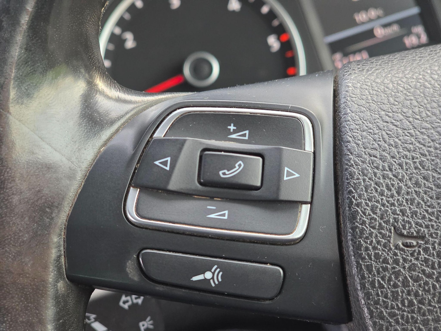 Used Volkswagen Tiguan 2014 for sale - 76613402: Photo 35