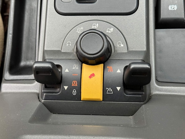 Used Land Rover Discovery 3 2006 for sale - 74759049: Photo 27
