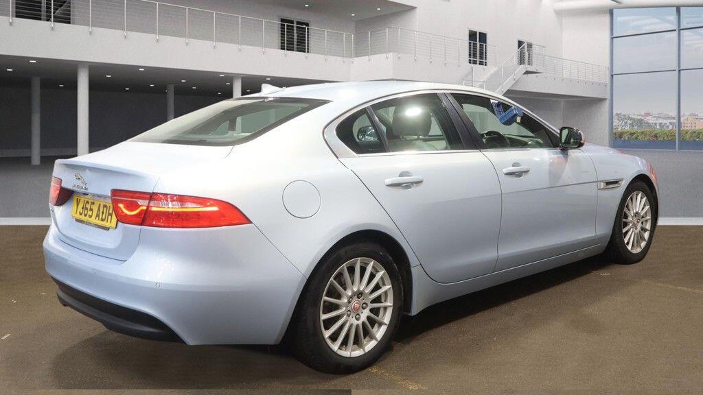 Used Jaguar XE 2015 for sale - 77598815: Photo 4