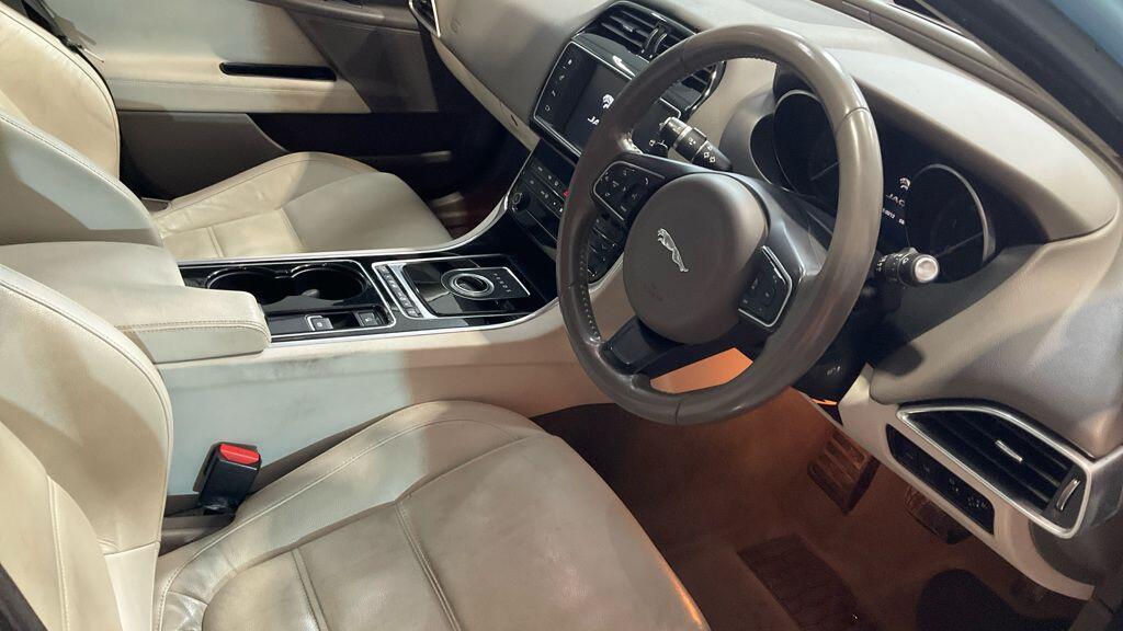 Used Jaguar XE 2015 for sale - 77598815: Photo 8