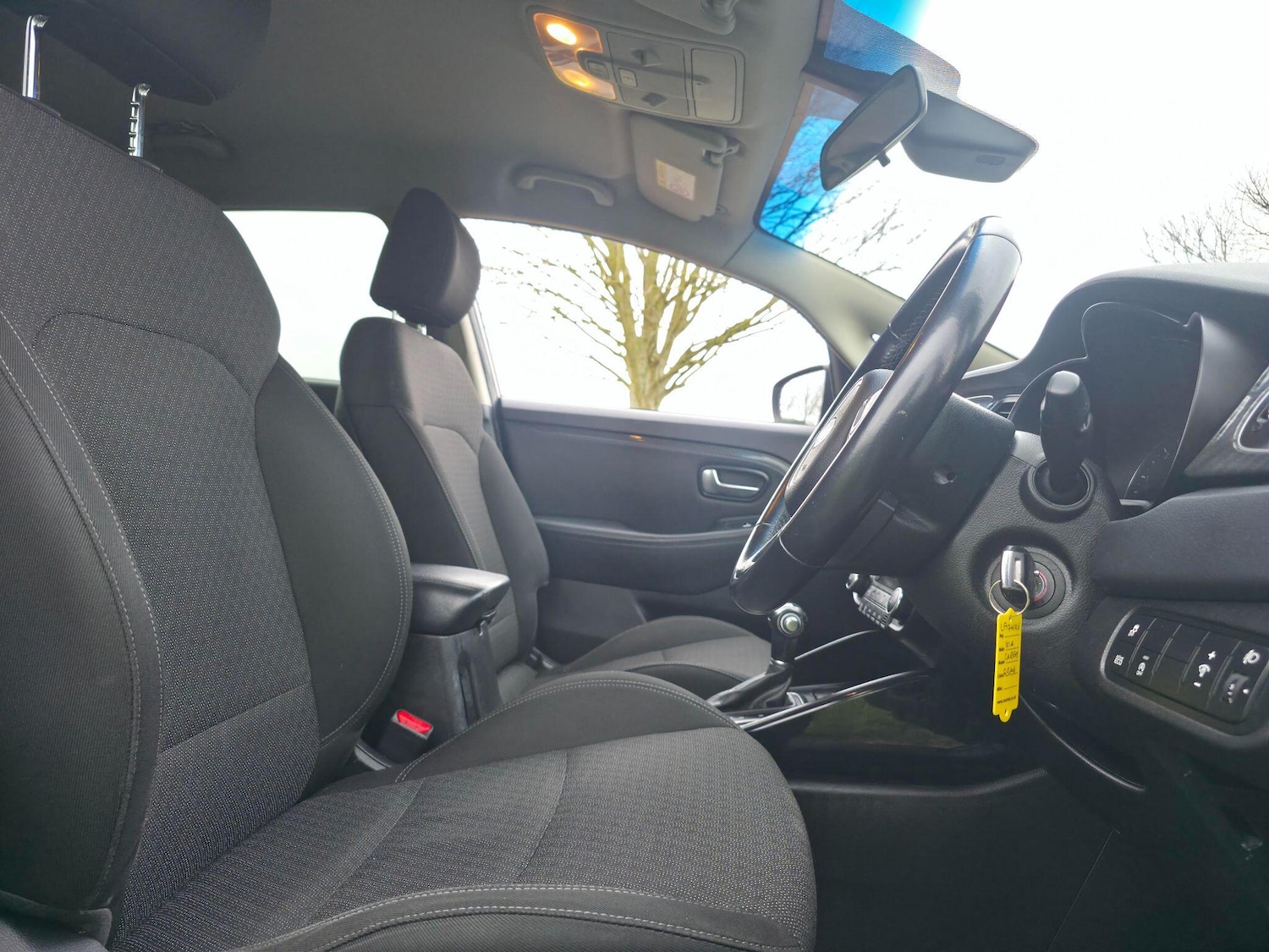 Used Kia Carens 2017 for sale - 77411532: Photo 20