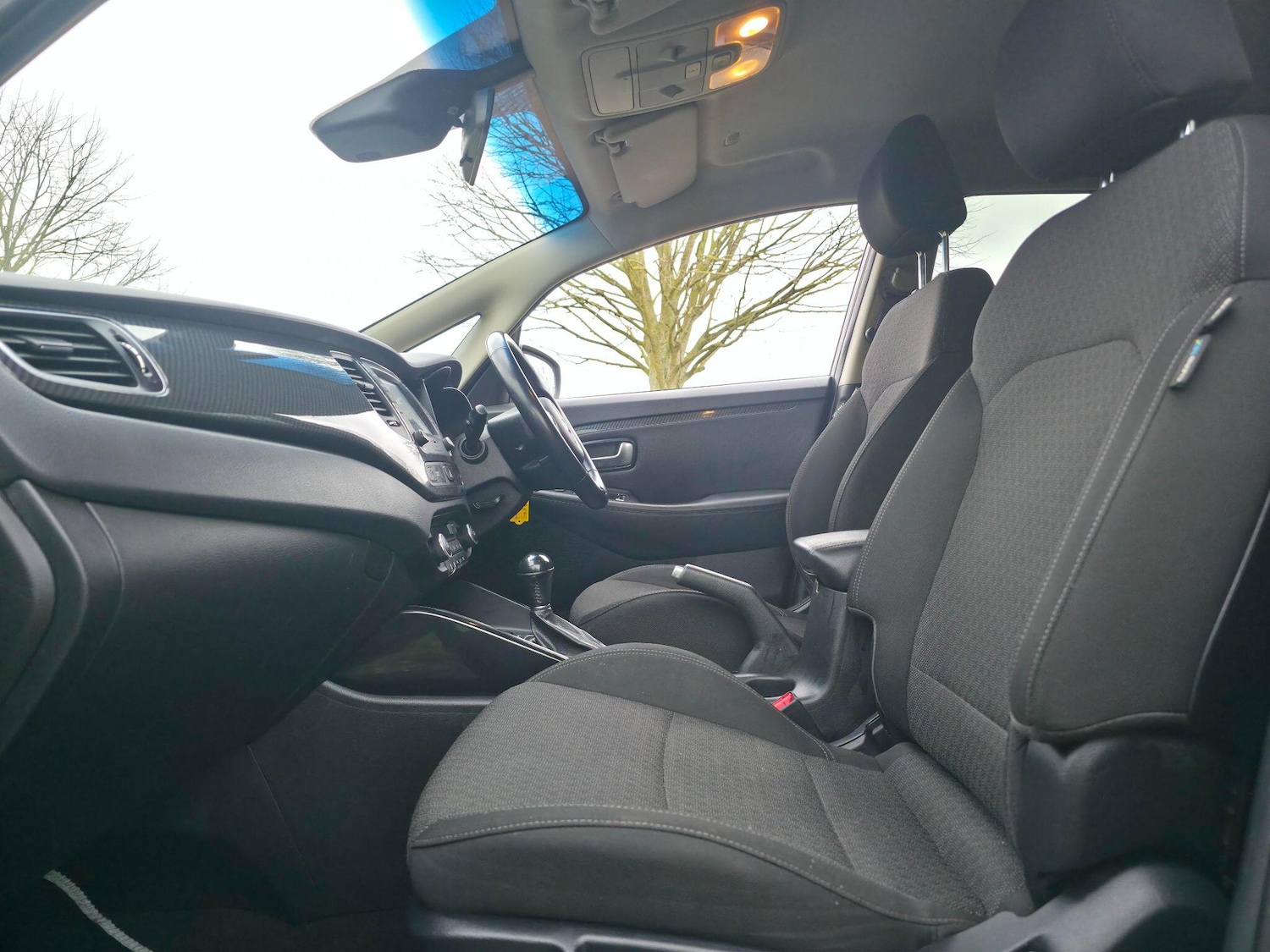 Used Kia Carens 2017 for sale - 77411532: Photo 23